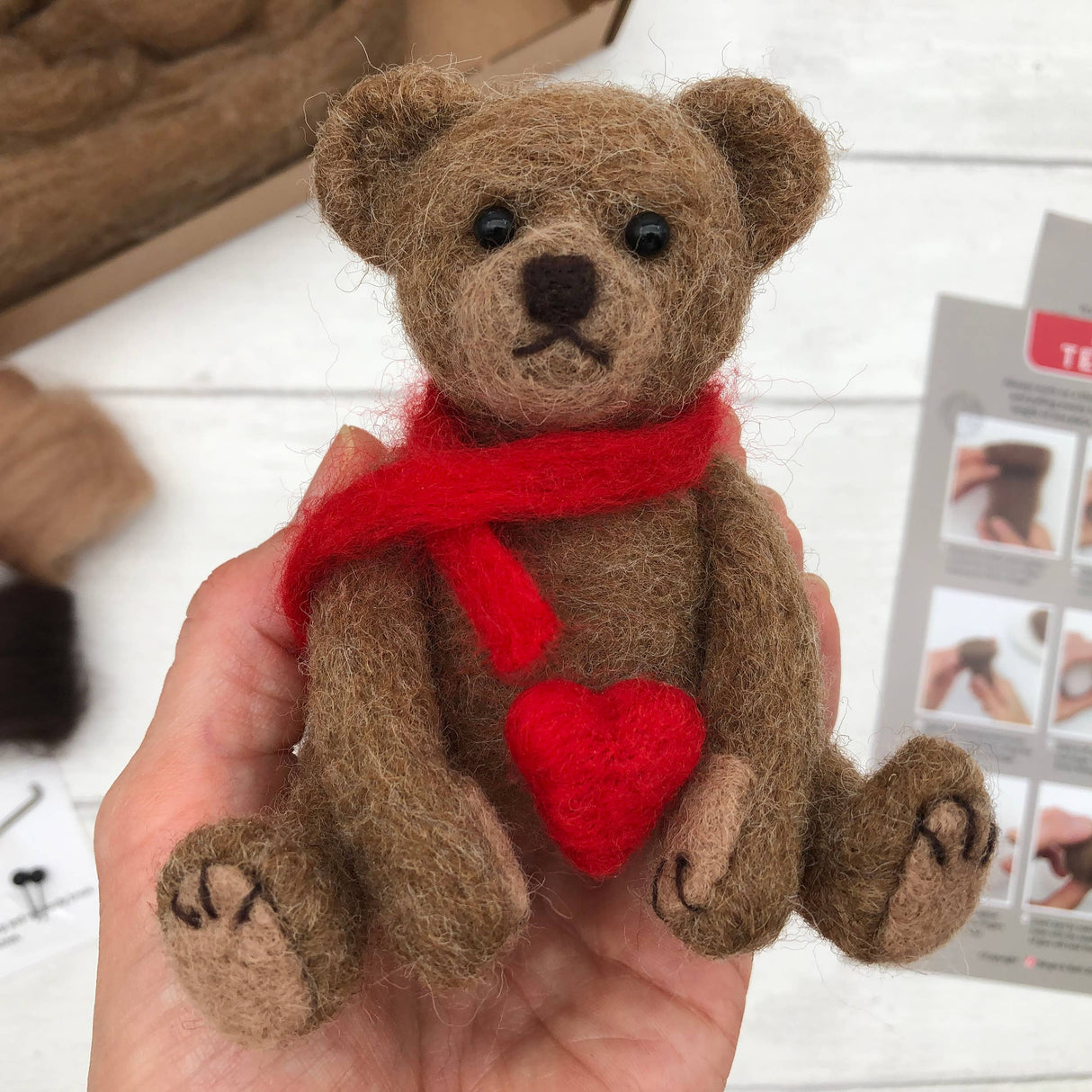 Needle Felting Kit - Teddy Bear. Beginners felt kit.