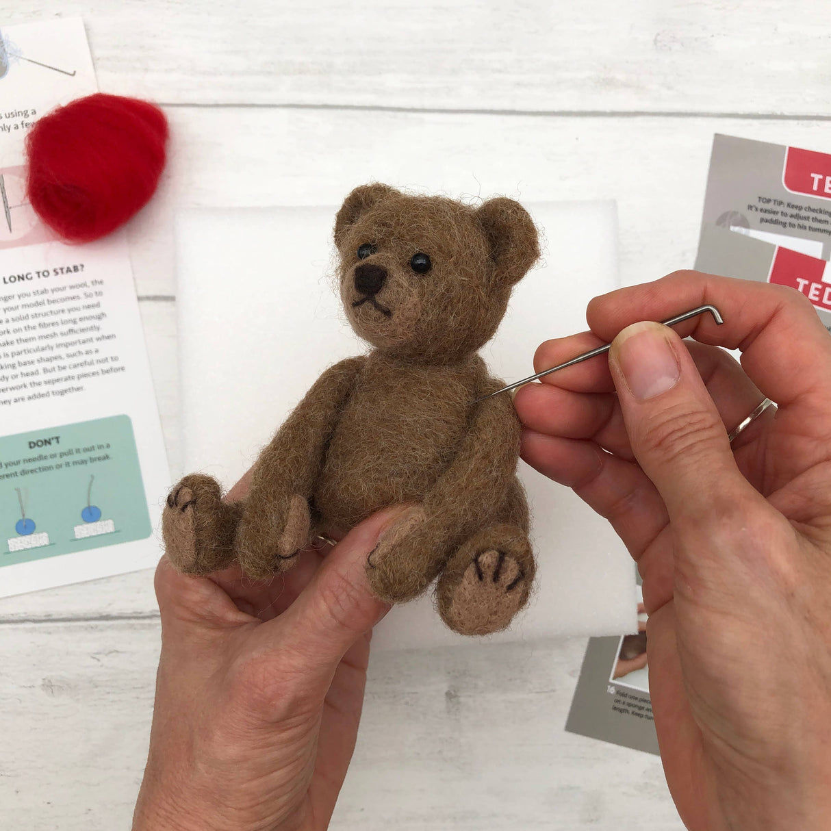 Needle Felting Kit - Teddy Bear. Beginners felt kit.