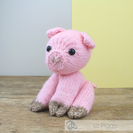 Liz the Piggy Knitting Kit